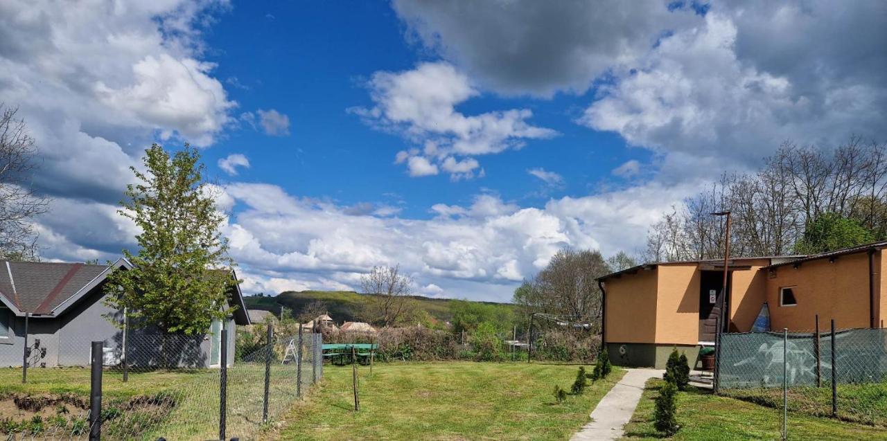 Ubytovanie v súkromí Dolne Plachtince Exterior foto